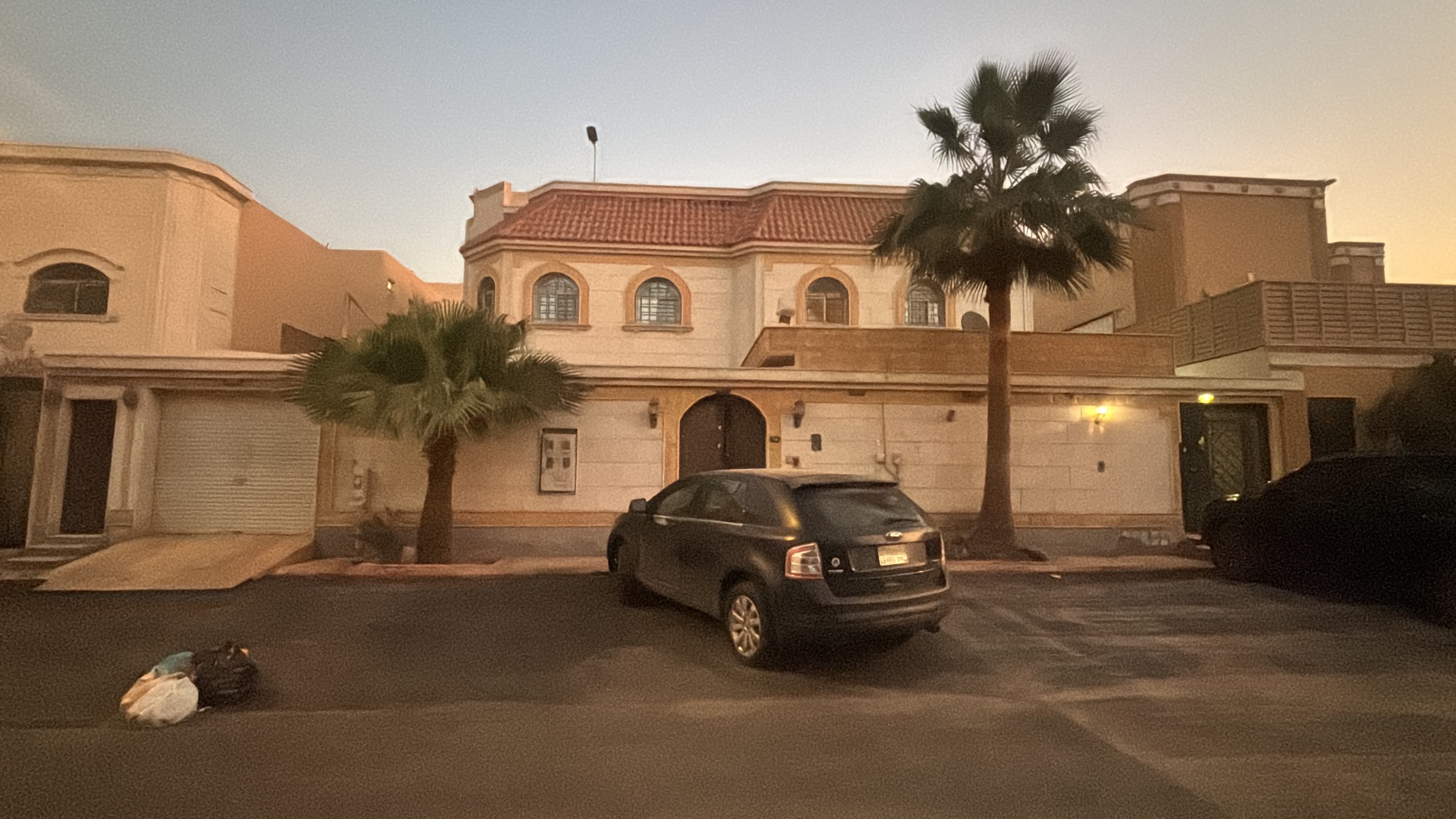 فله في شرق الرياض الحي اشبيليا