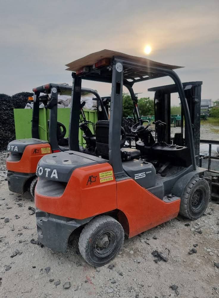 فوركلفت للإيجار في القطيف | رافعة شوكية 1–30 طن | ديزل وكهرباء | Forklift Rental Qatif